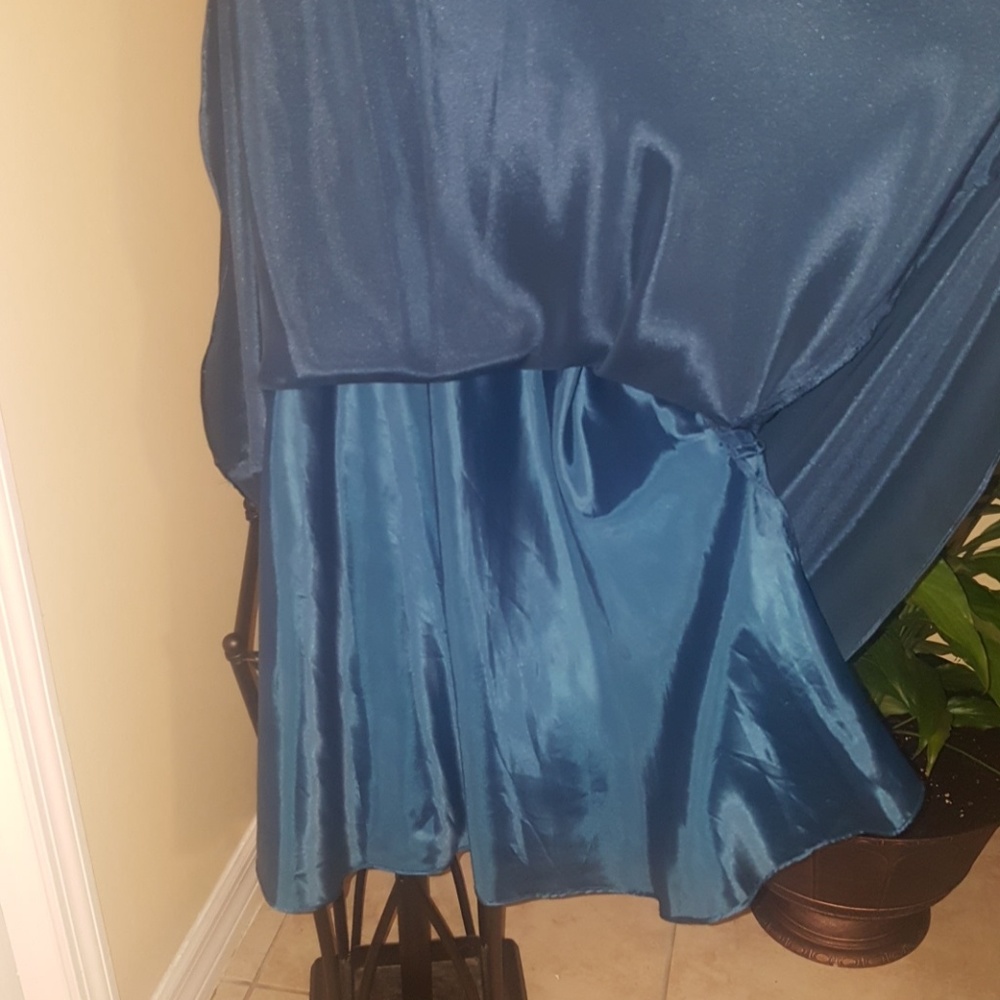 Like new satin teal dress - Picture 8 of 8